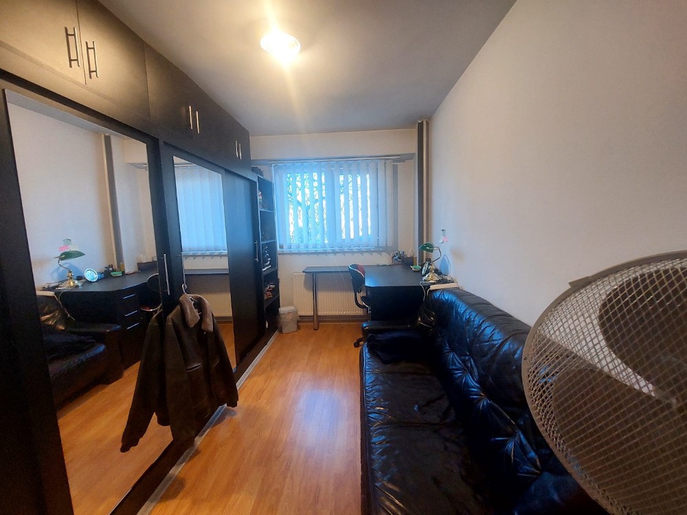 Apartament stradal pentru birouri